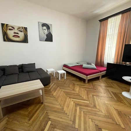 Minato Apartments Ostrava Center מראה חיצוני תמונה